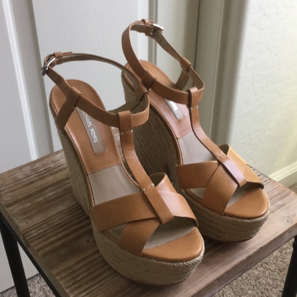 Michael Kors Couture Tan Wedge - Picture 2 of 5